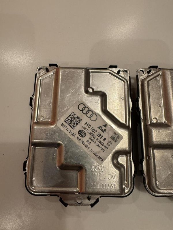 Блок керування фарами Hella 8V0907399B оригінал vw tiguan  Golf 7
