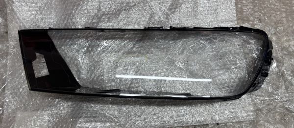 Скло на фару Audi Q7  4 M 2016 2017 2018 2019