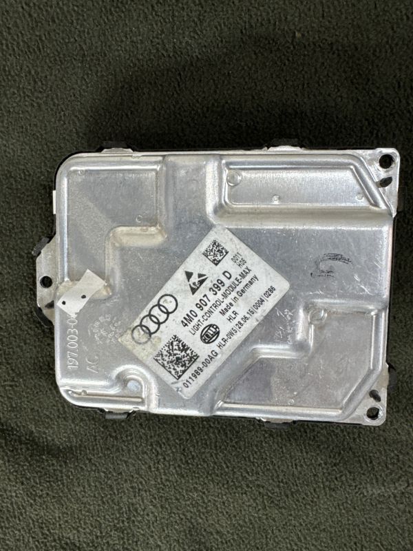 Блок фари 4M0907399D