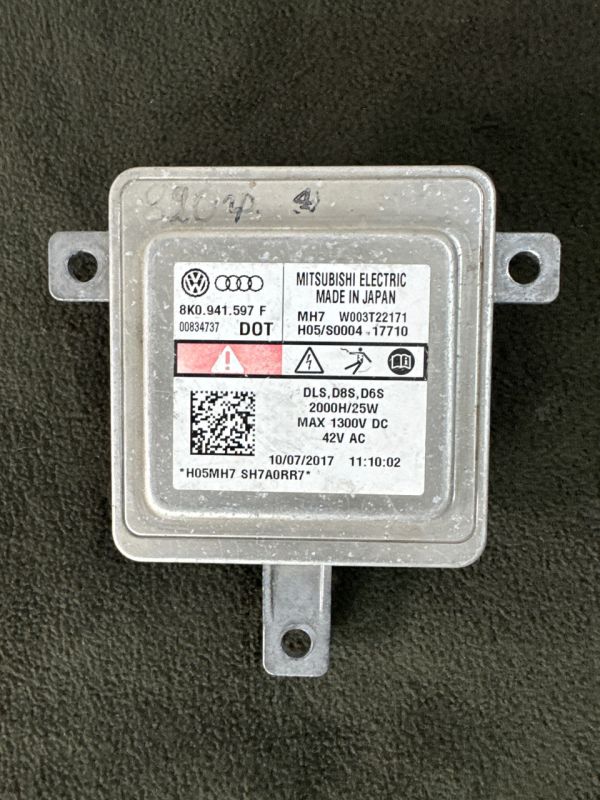 Блок фари 8K0941597F d8s