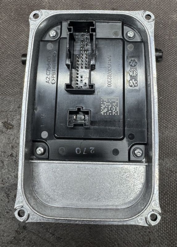 Блок управління фарою на Mercedes A2479004104