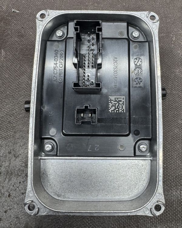 Блок управління фарою на Mercedes A2479004204