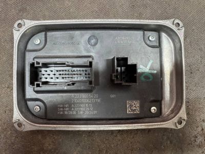 Блок управління фарою Mercedes A2239005420